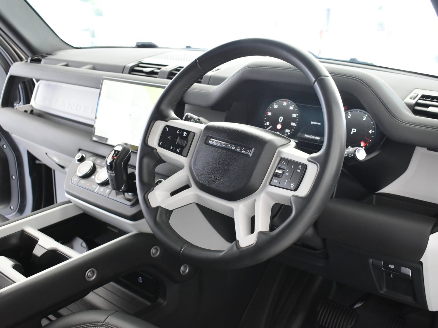 [ berth ]Land Rover Defender 90