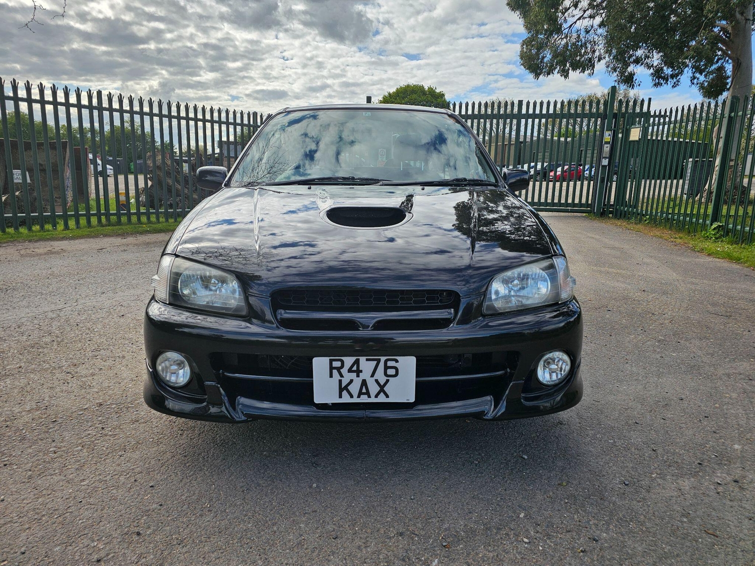 Toyota Starlet Reading