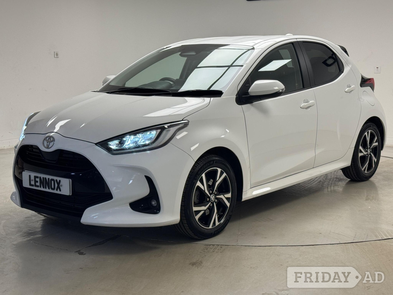Toyota Yaris 2024 - Cars
