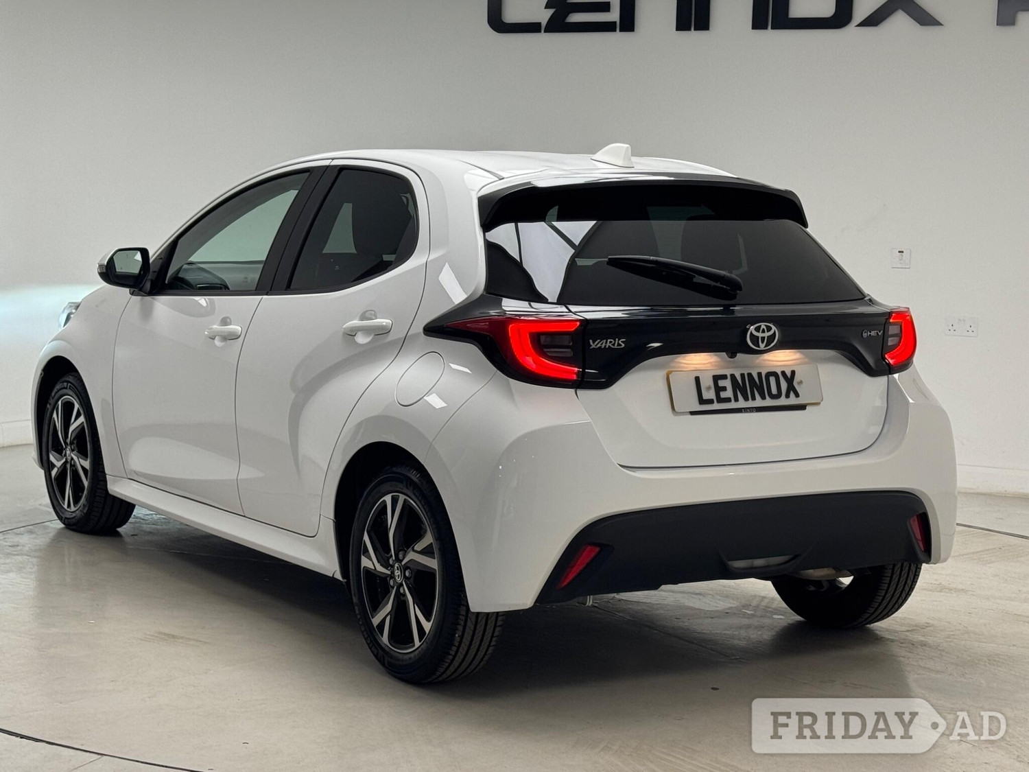 Toyota Yaris 2024 - Cars in Brent
