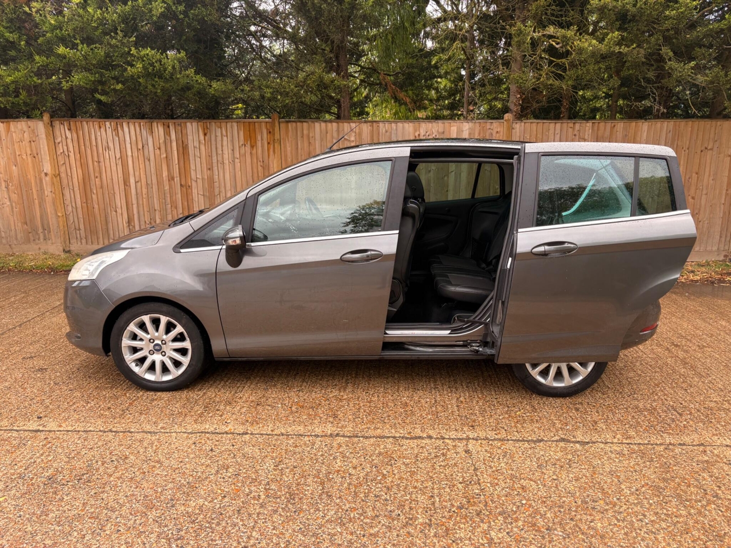 [ berth ]Ford B-MAX