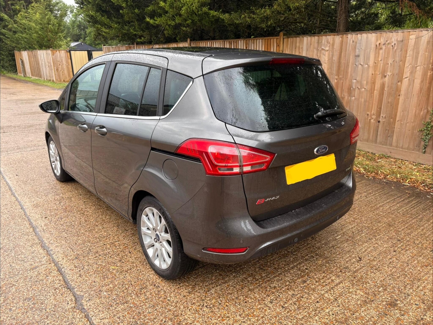 Ford B-MAX 2017 - Cars in Tonbridge