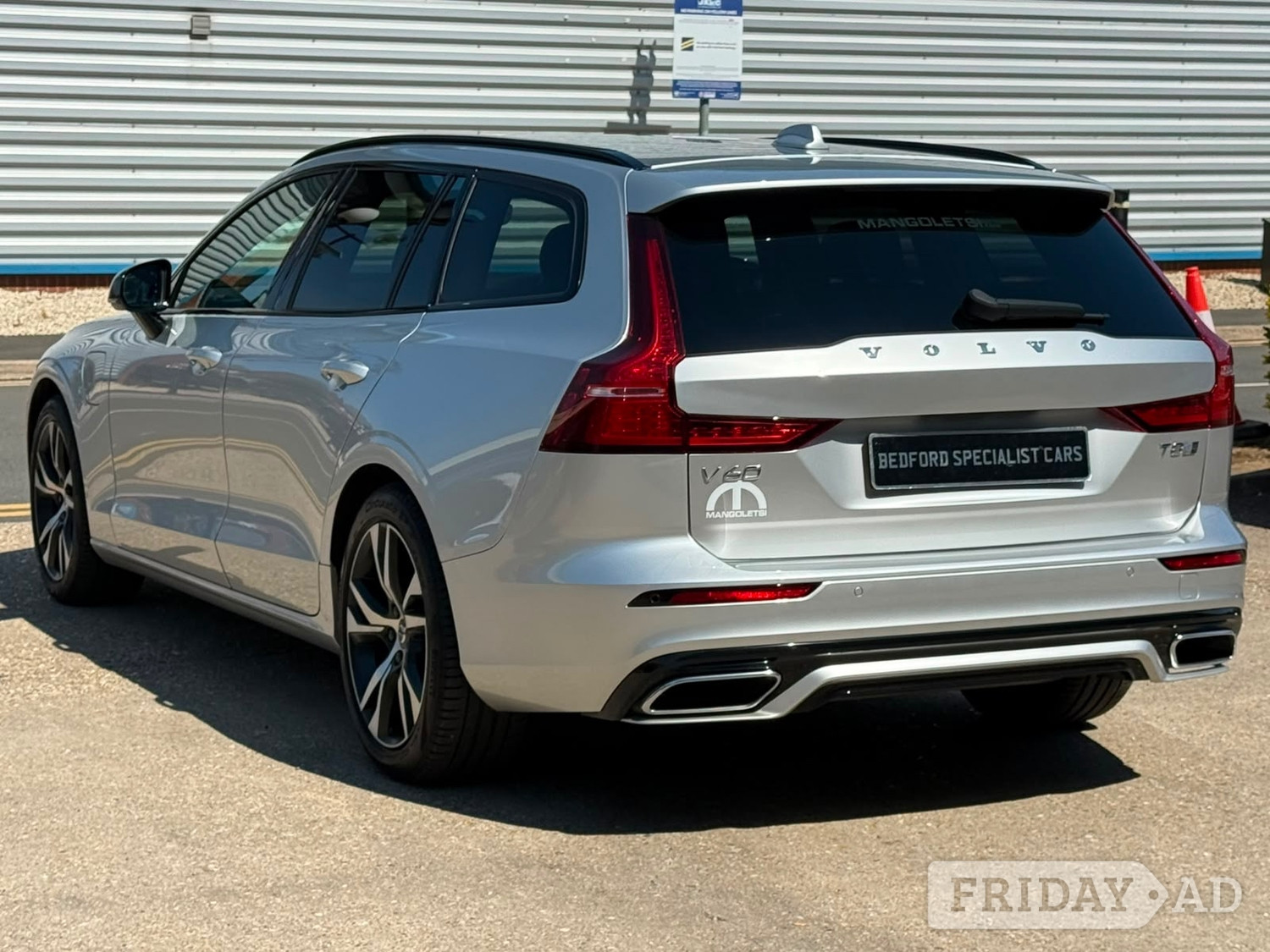 Volvo V60 2019 - Cars in Bedford