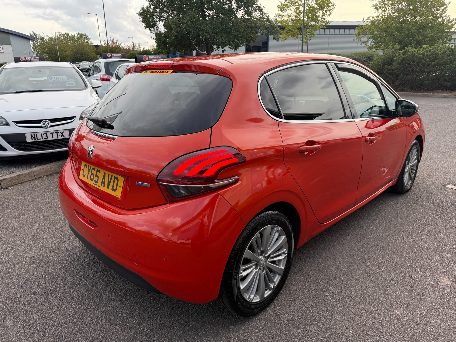 Peugeot 208 2016 - Cars