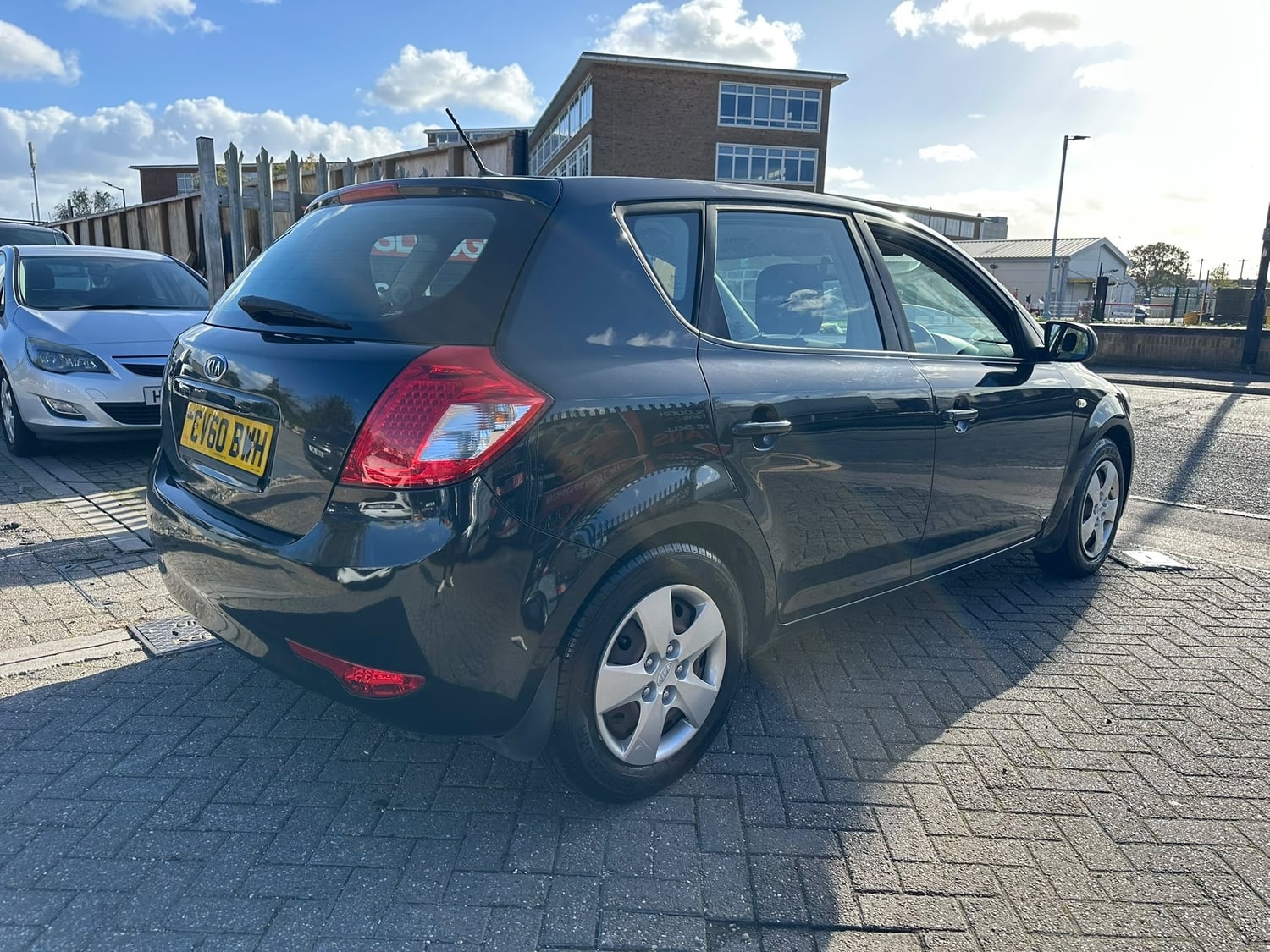 Kia Ceed 2010 - Cars in Slough