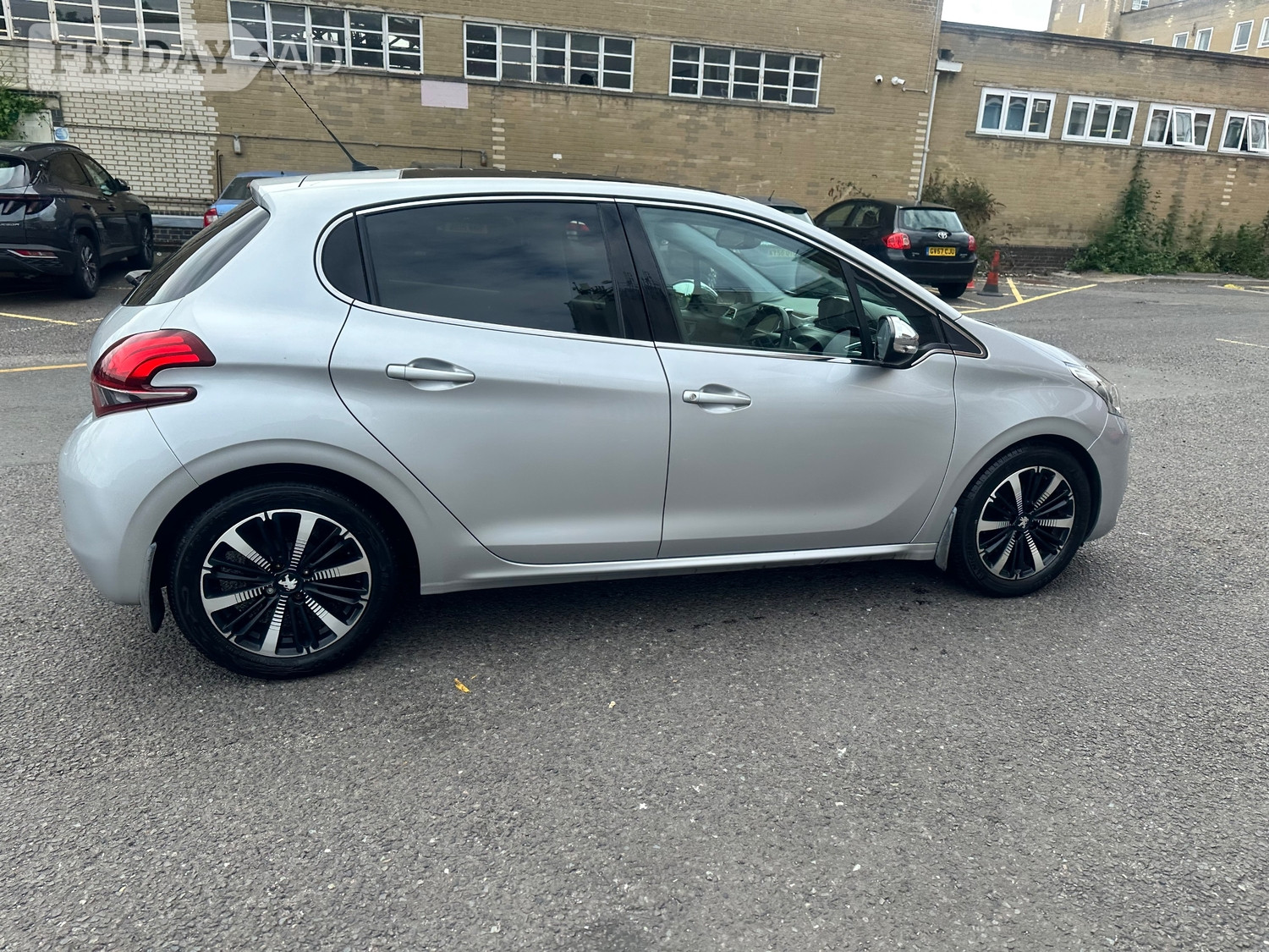 Peugeot 208 2018 - Cars