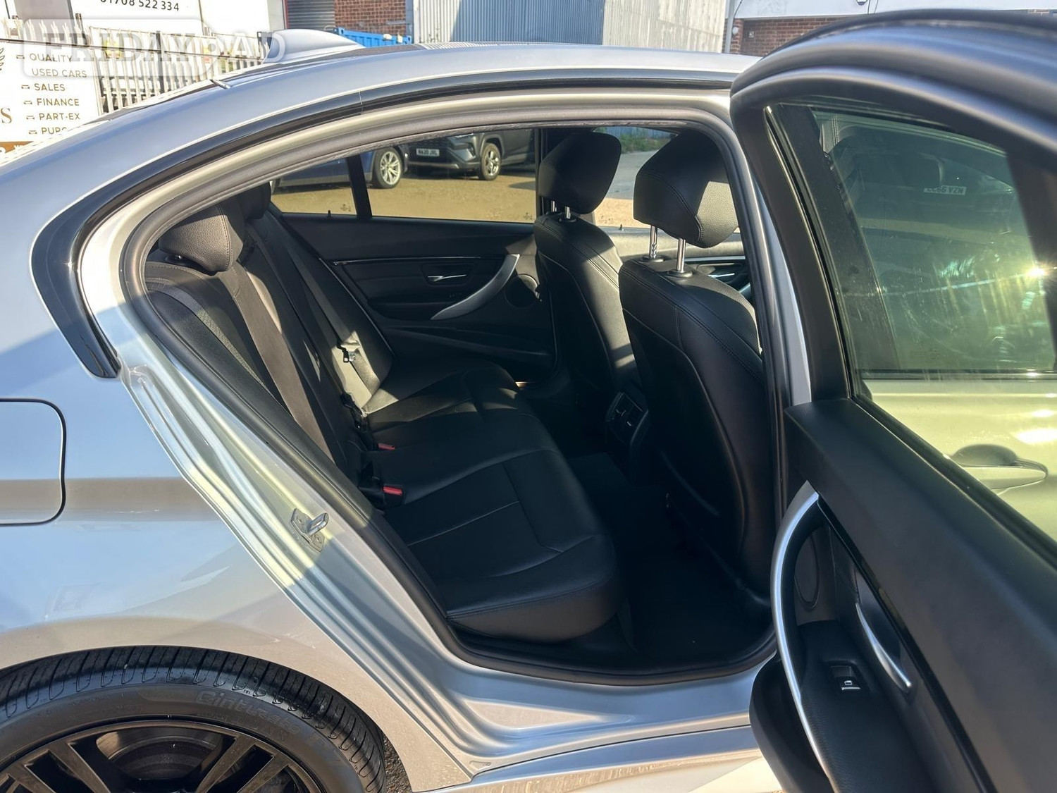 BMW 3 Series 2018 - Cars in Havering