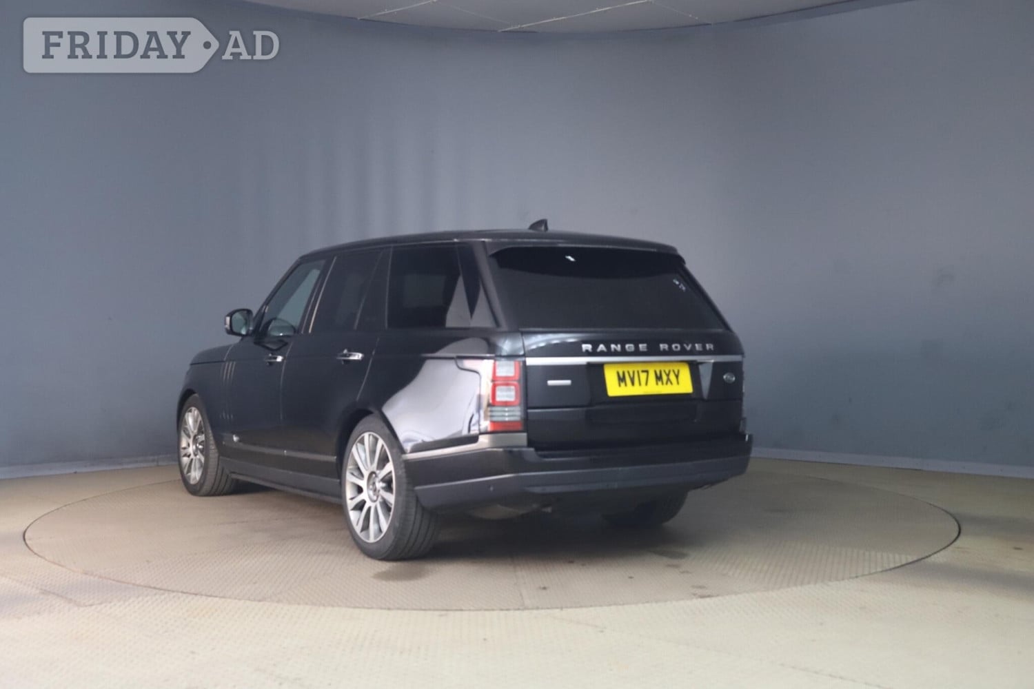 [ berth ]Land Rover Range Rover