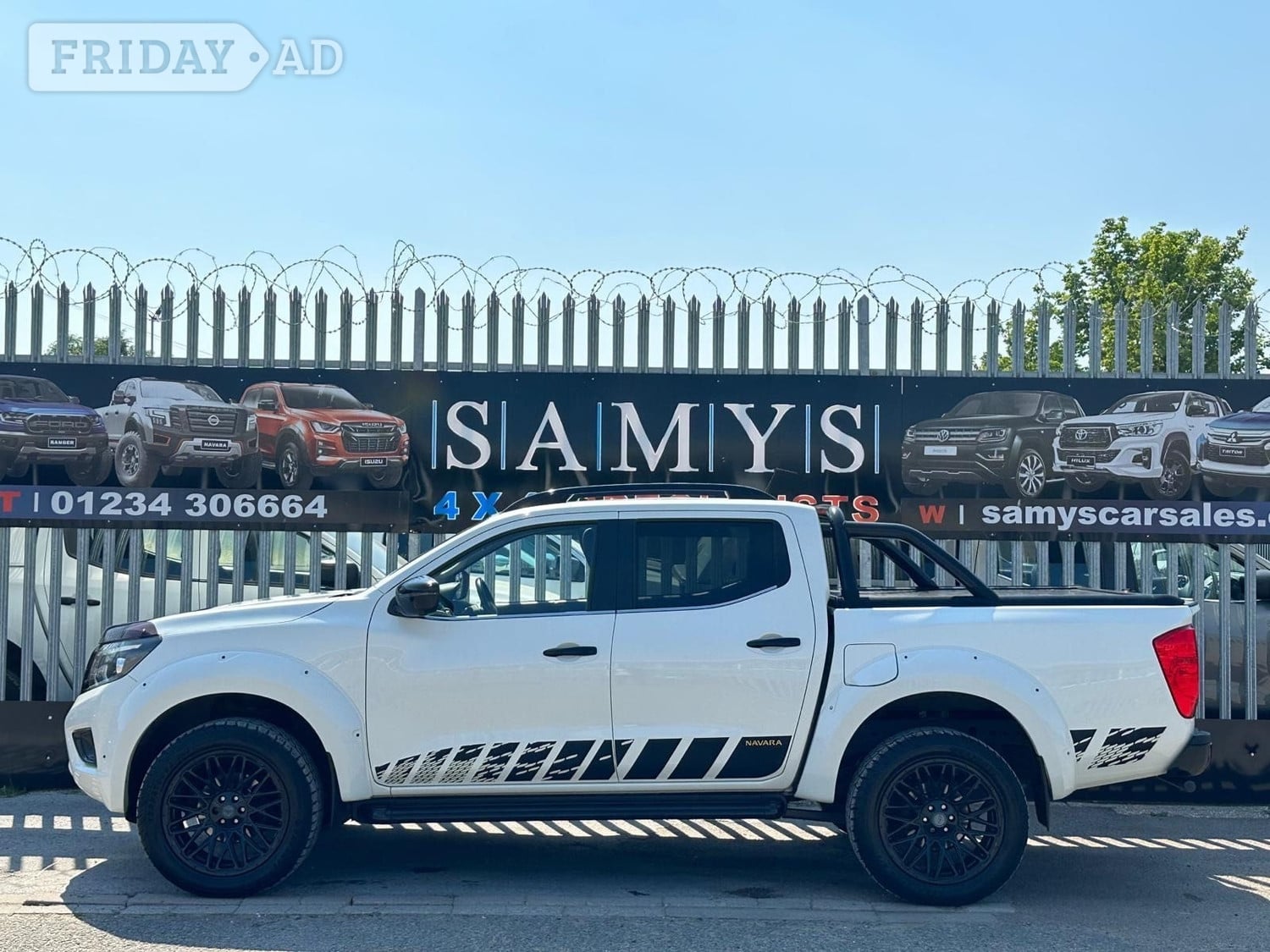 Nissan Navara 2020 - Vans & Commercial Vehicles in Bedford