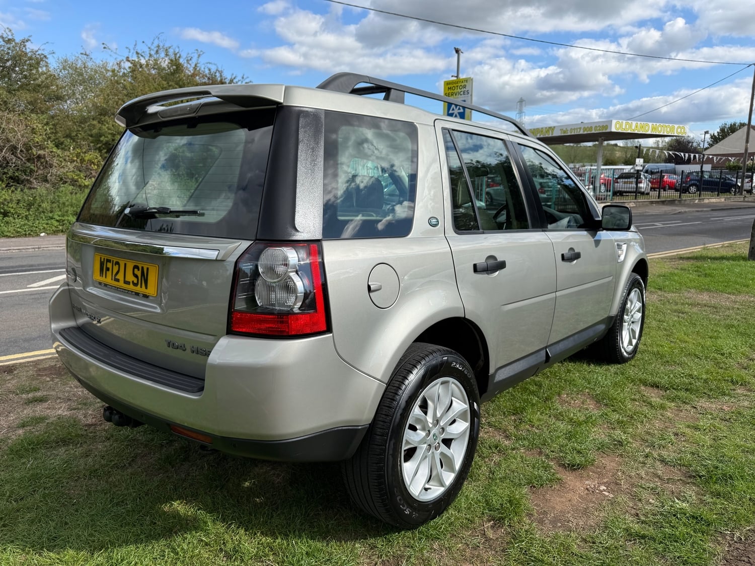 [ berth ]Land Rover Freelander 2