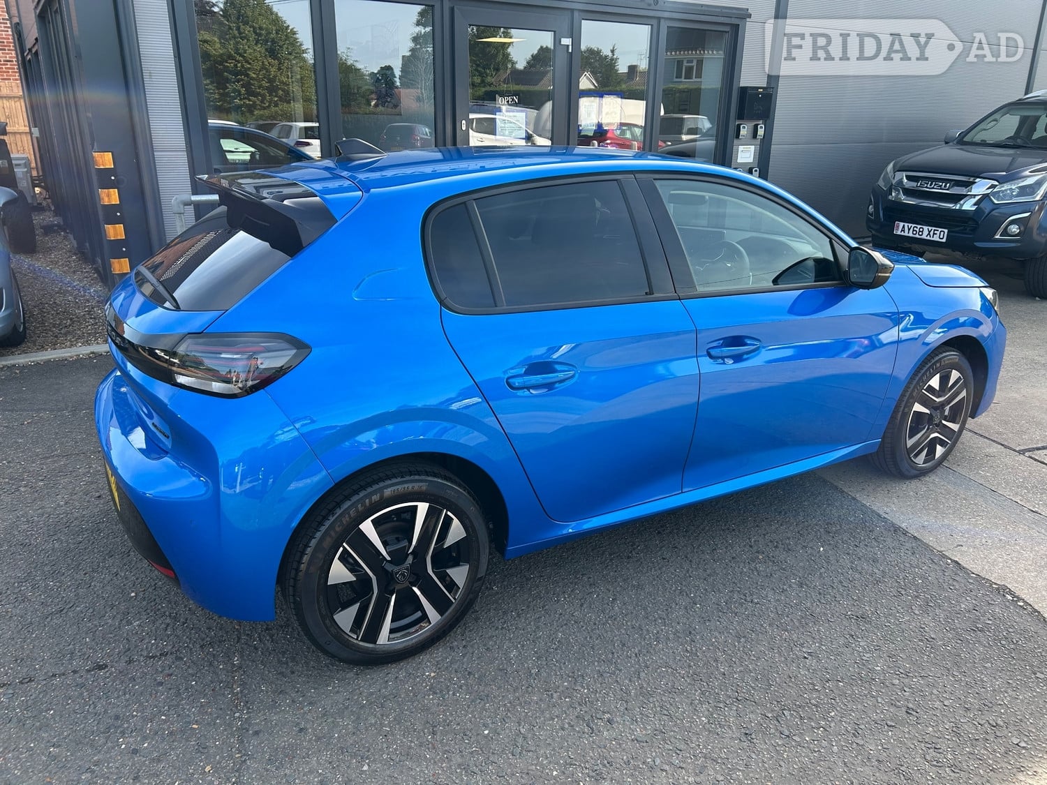 [ berth ]Peugeot 208