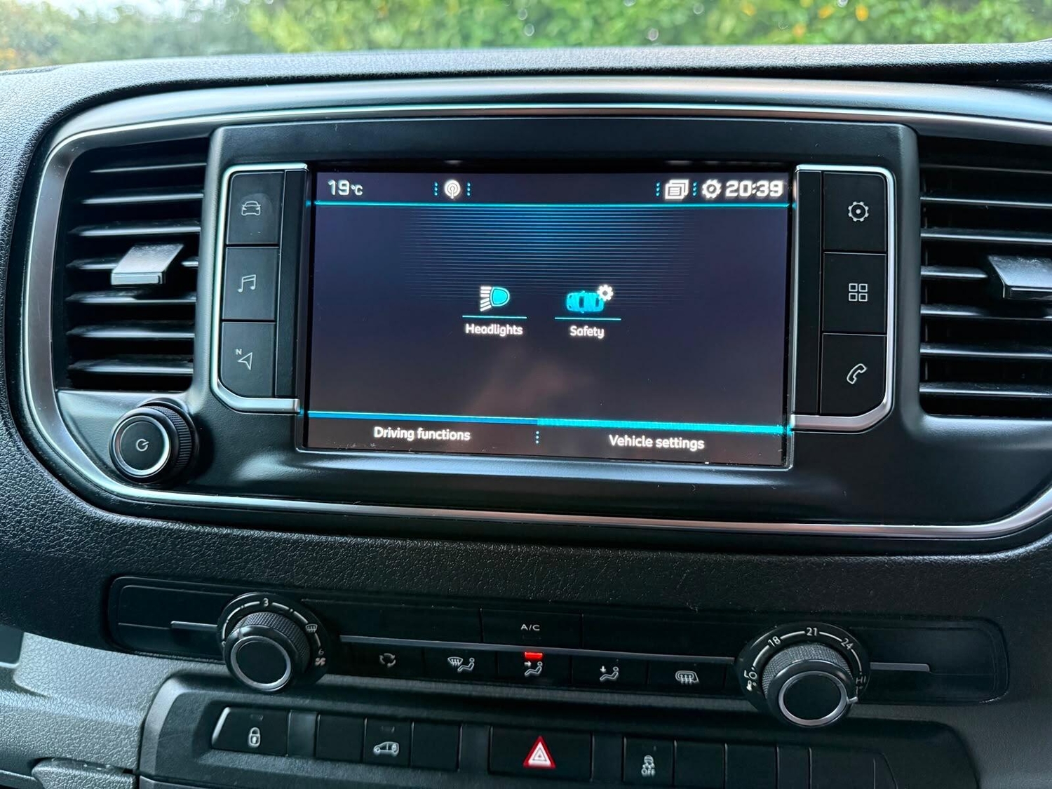Peugeot Expert 2019 - Vans & Commercial Vehicles