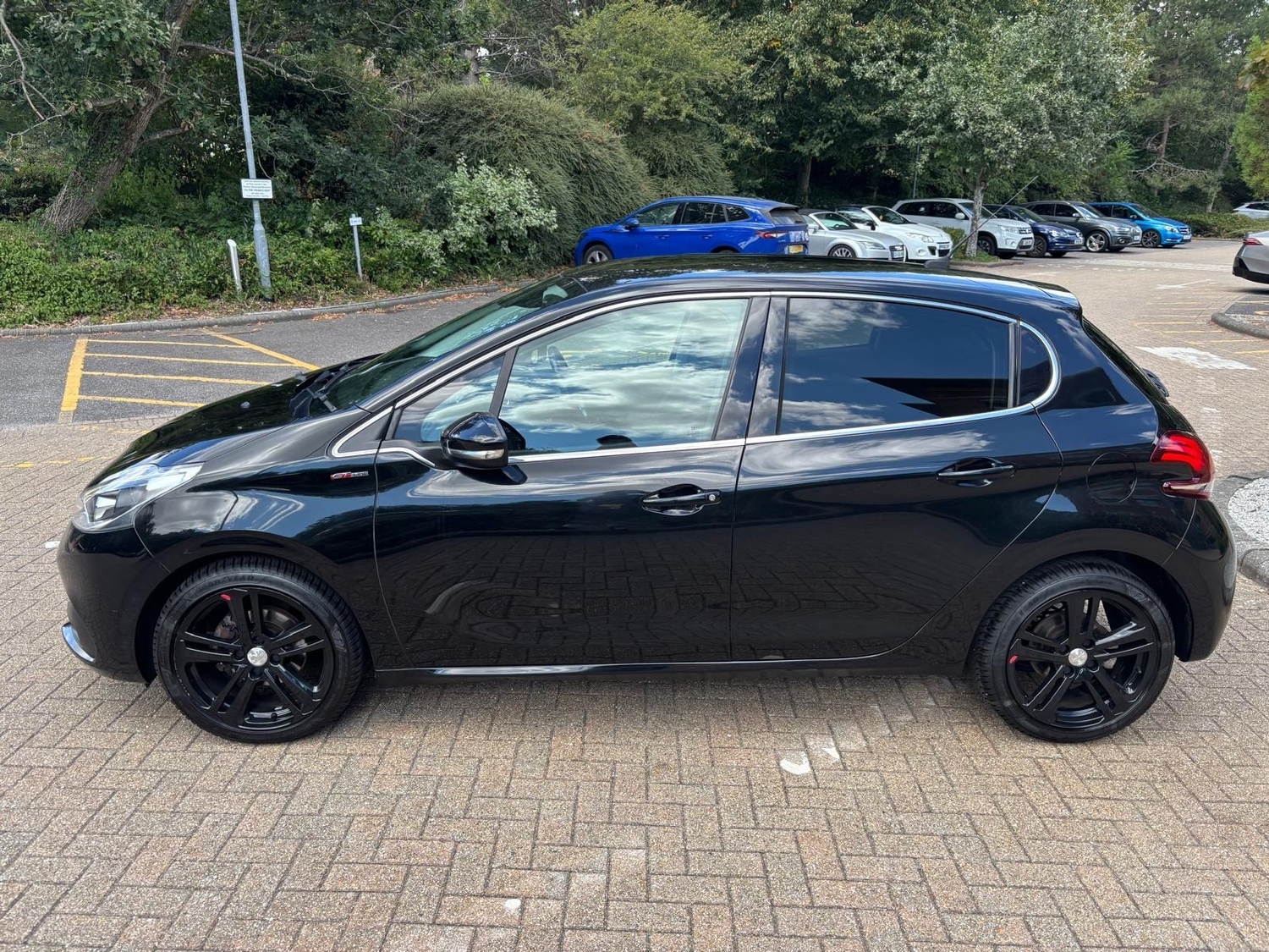 Peugeot 208 2017 - Cars