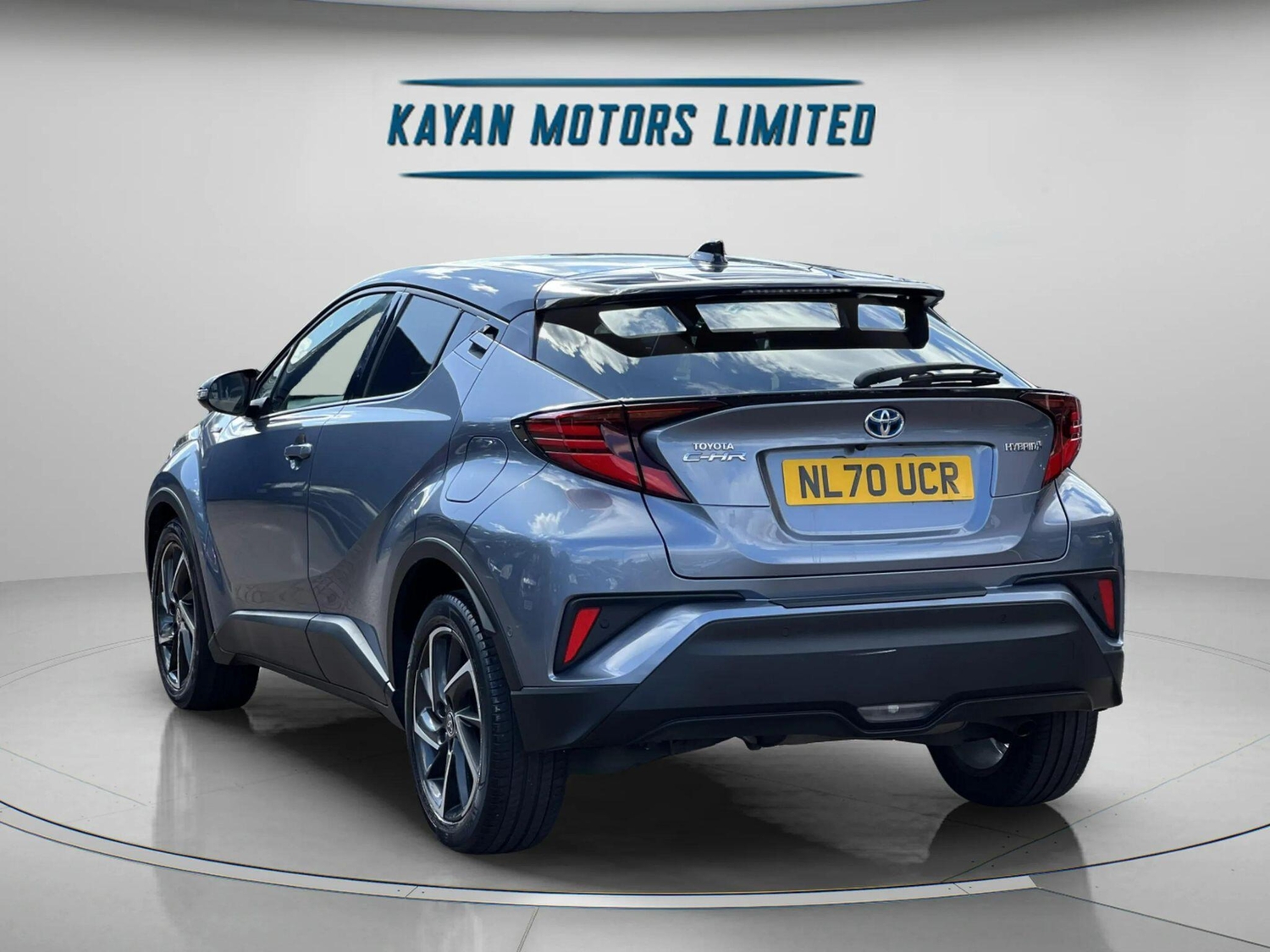 Toyota C-HR 2020 - Cars in Kensington
