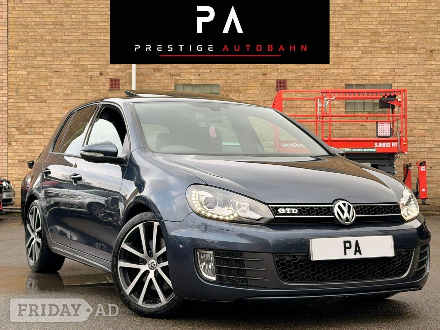 Volkswagen Golf 2011 in Wigston
