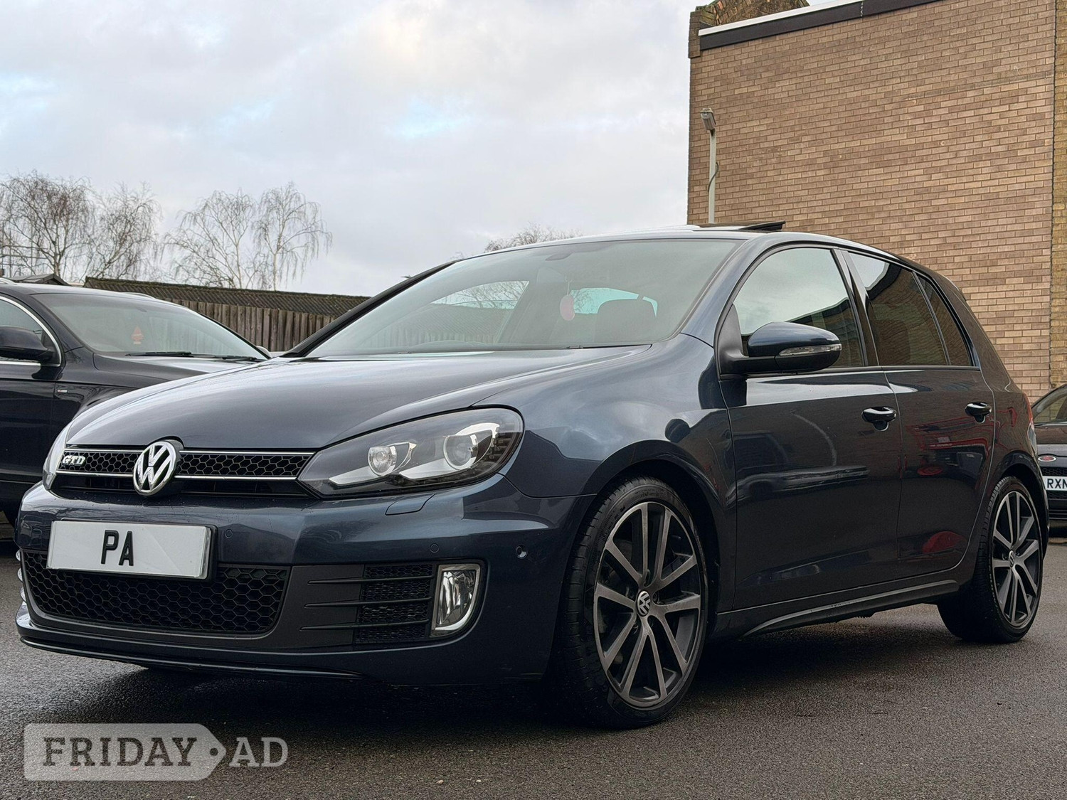 Volkswagen Golf 2011 - Cars