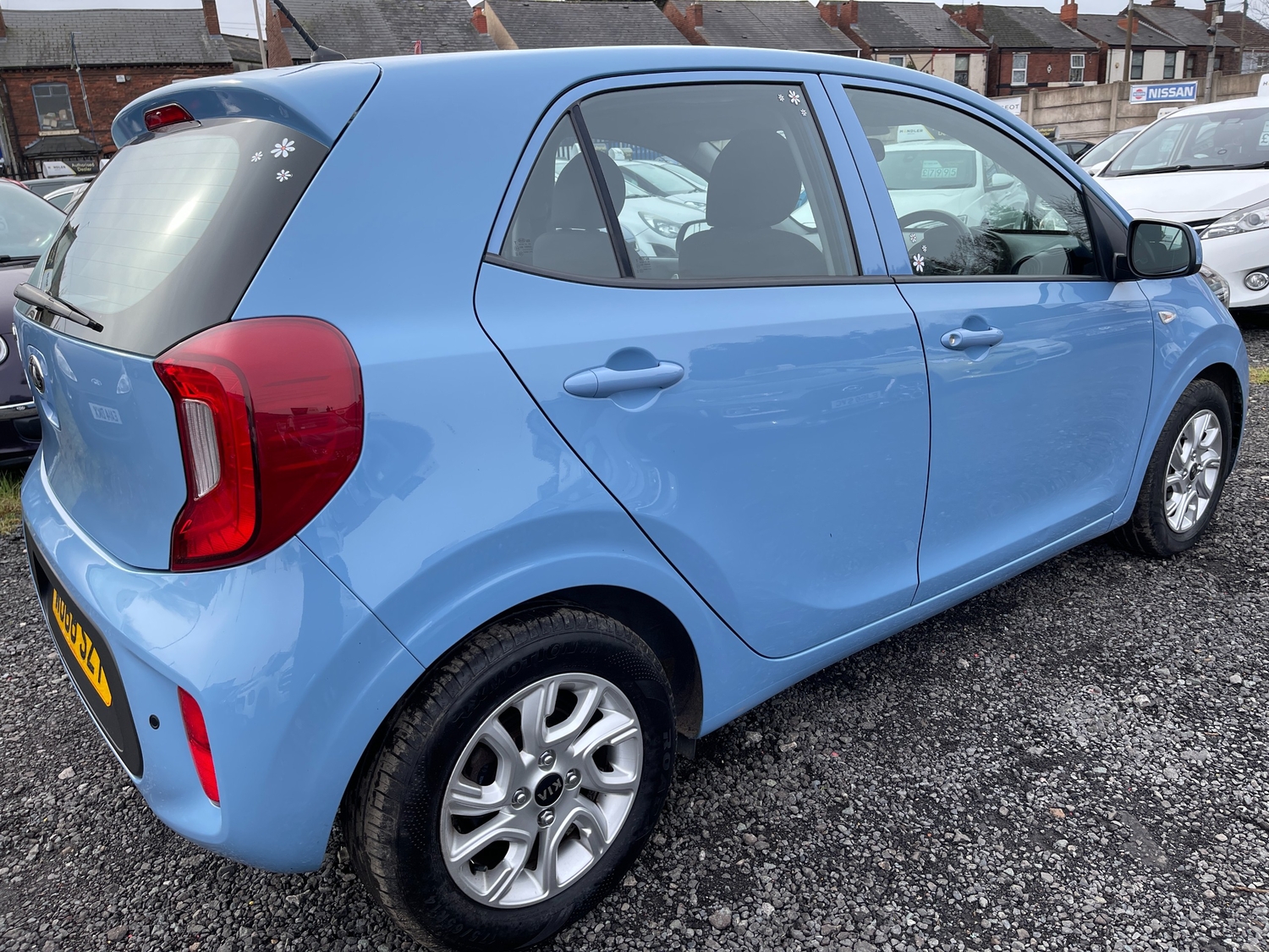 Kia Picanto 2018 - Cars in Oldbury