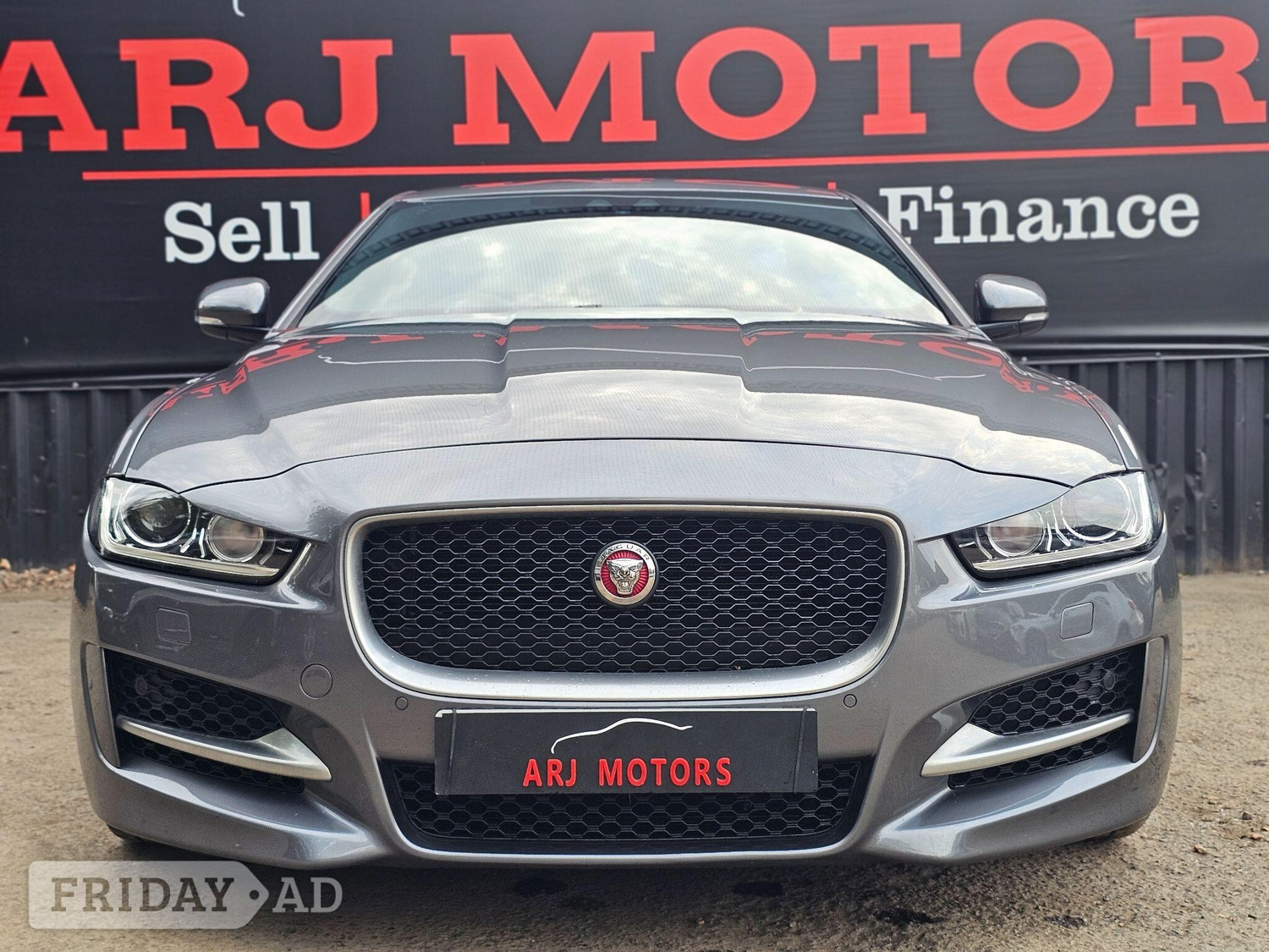 Jaguar XE 2017 - Cars