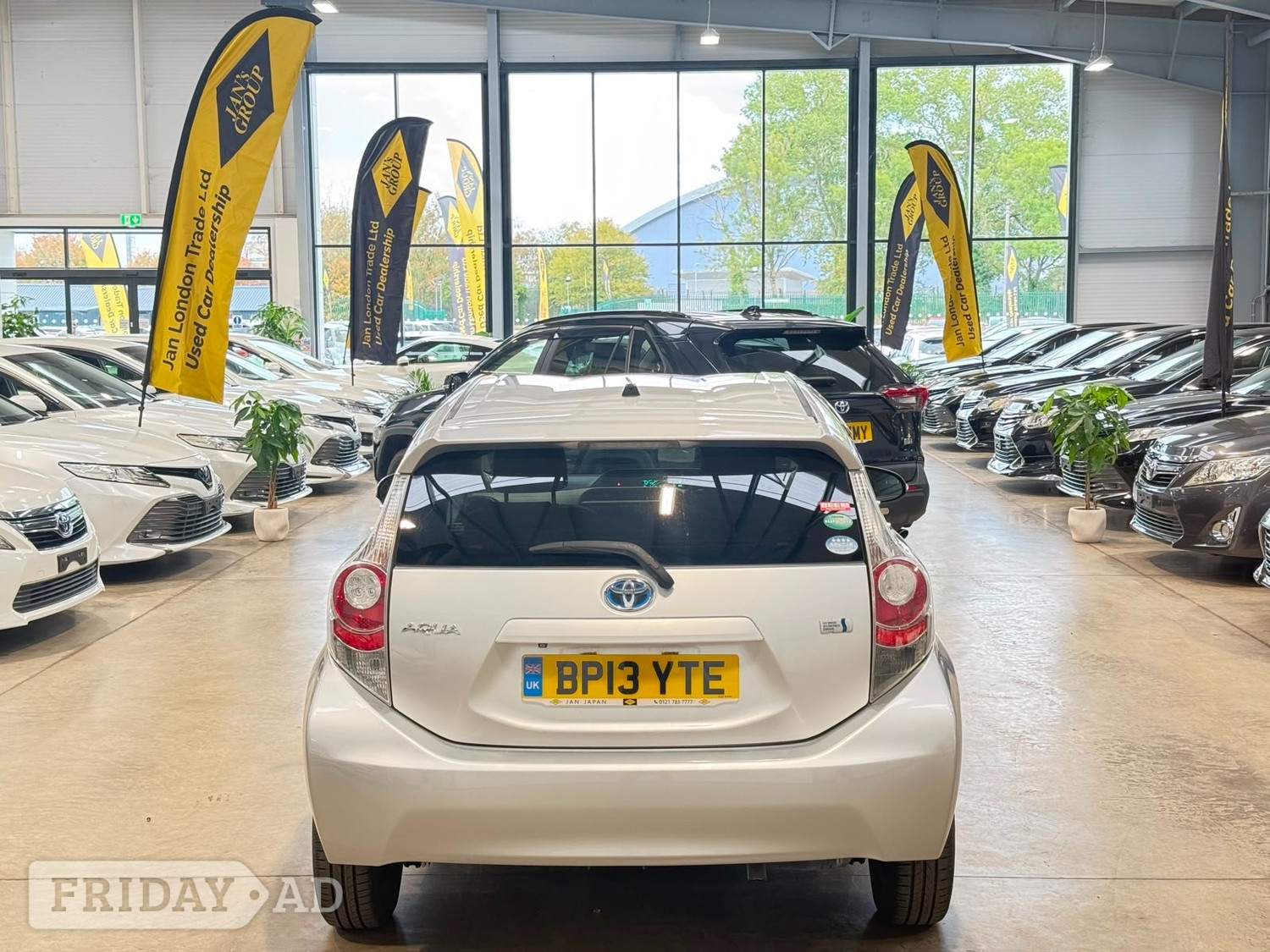 Toyota Aqua 2013 - Cars in Reading