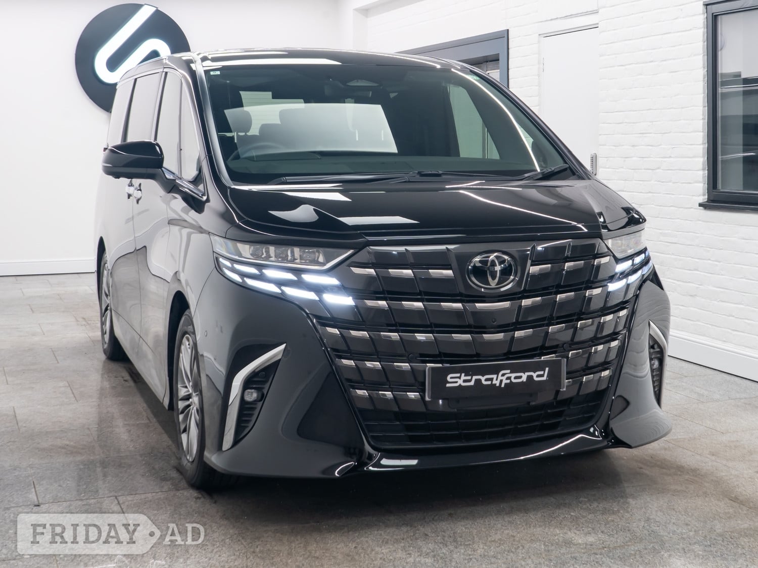 Toyota Alphard Brighton