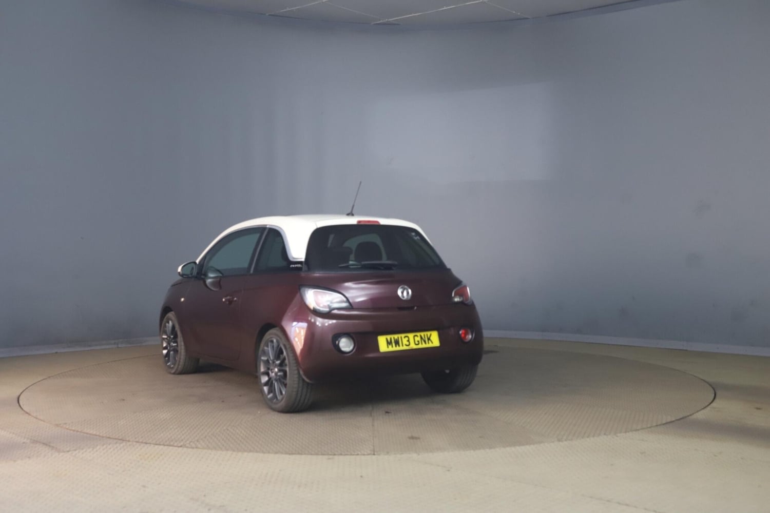 [ berth ]Vauxhall Adam