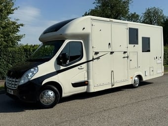 I.C.E Weekender Renault Master Automatic  Horsebox