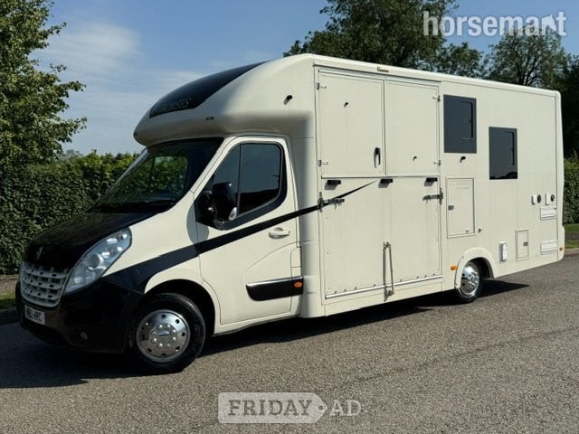 I.C.E Weekender Renault Master Automatic  Horsebox in Banbury
