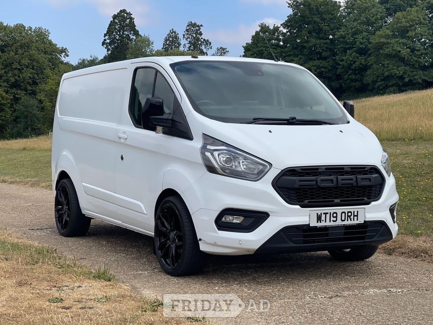 [ berth ]Ford Transit Custom