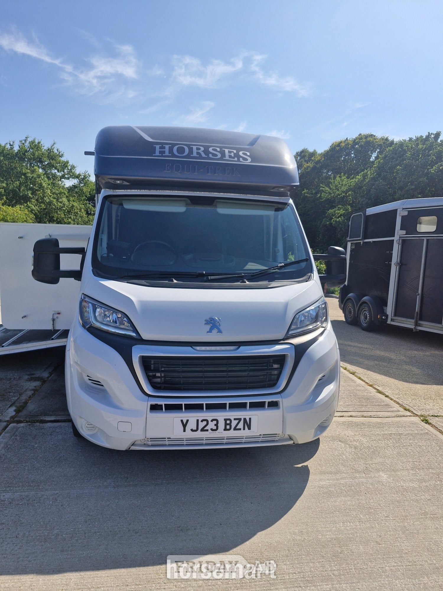 Equi-Trek Equinox Excel Peugeot Horsebox - Trailers & Horseboxes