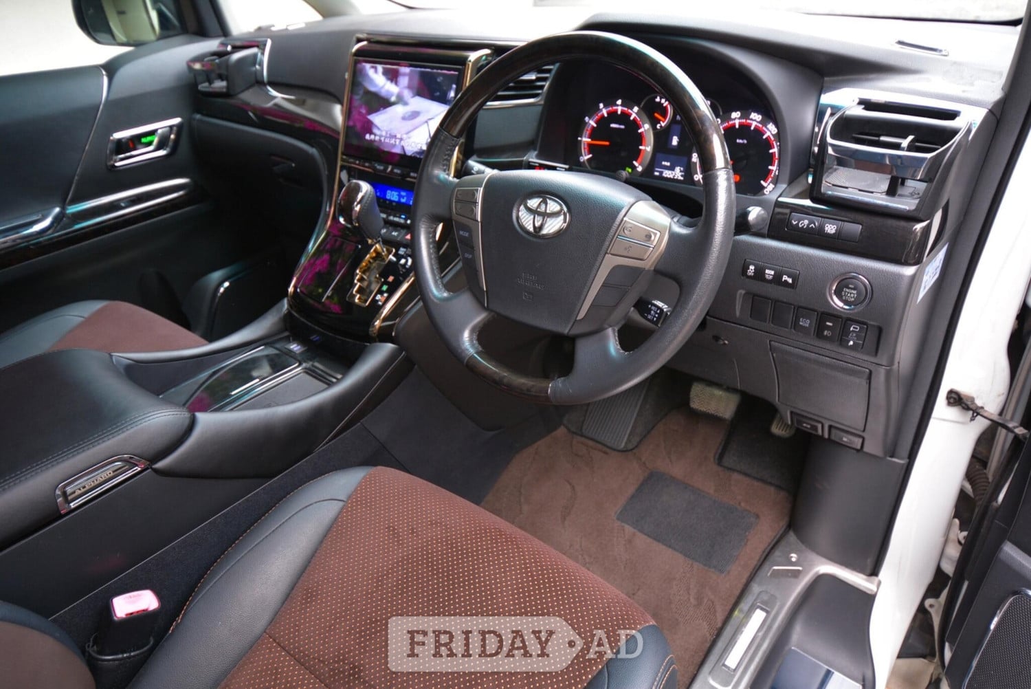 Toyota Alphard Chingford