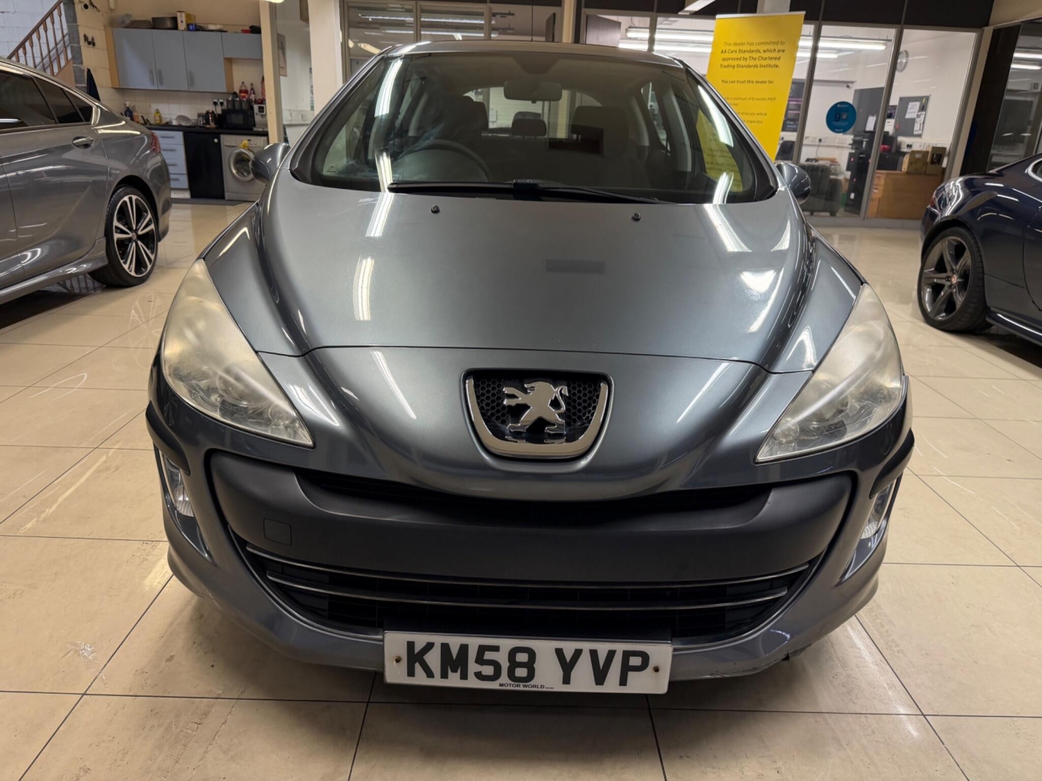 [ berth ]Peugeot 308