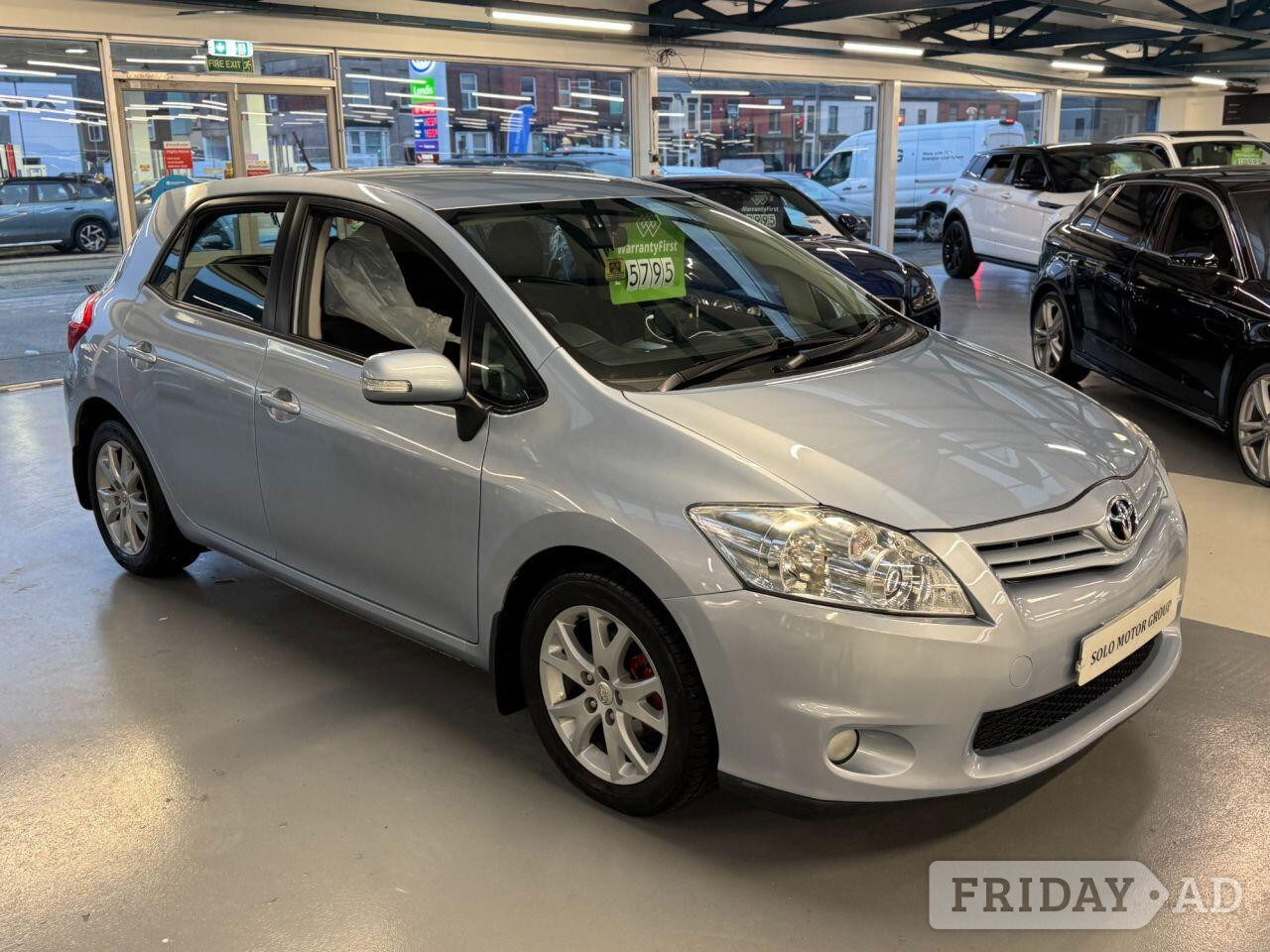 Toyota Auris 2012 - Cars in Bolton