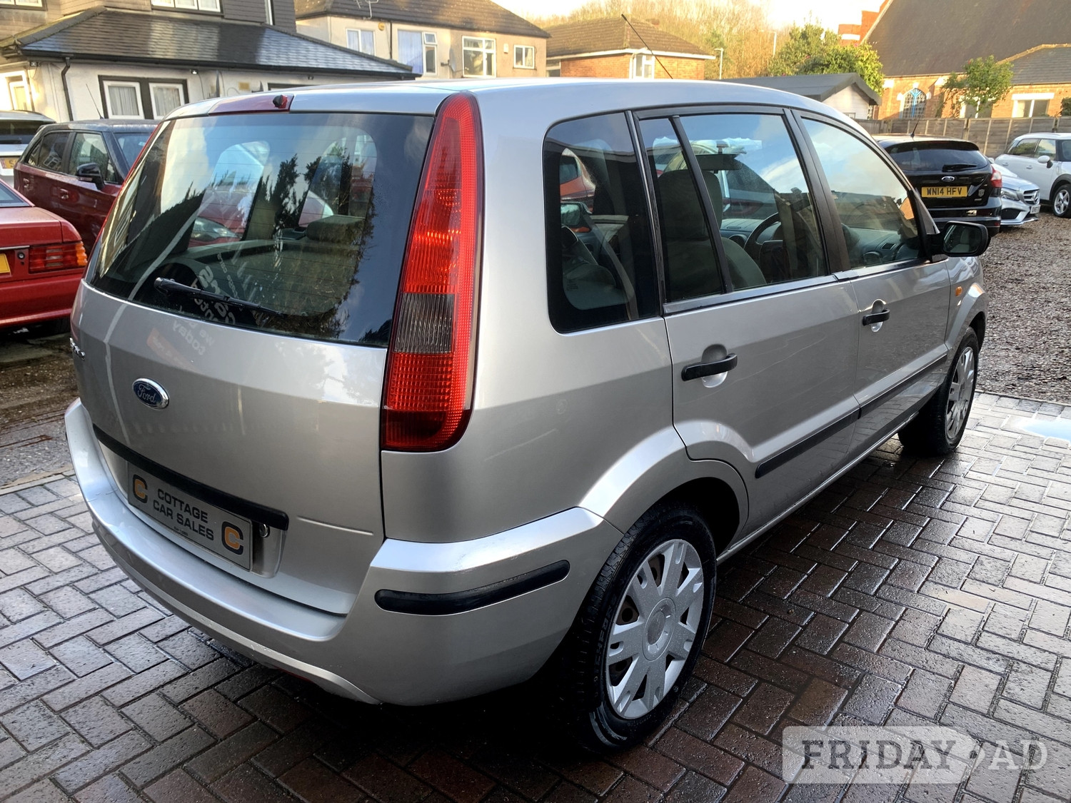 [ berth ]Ford Fusion