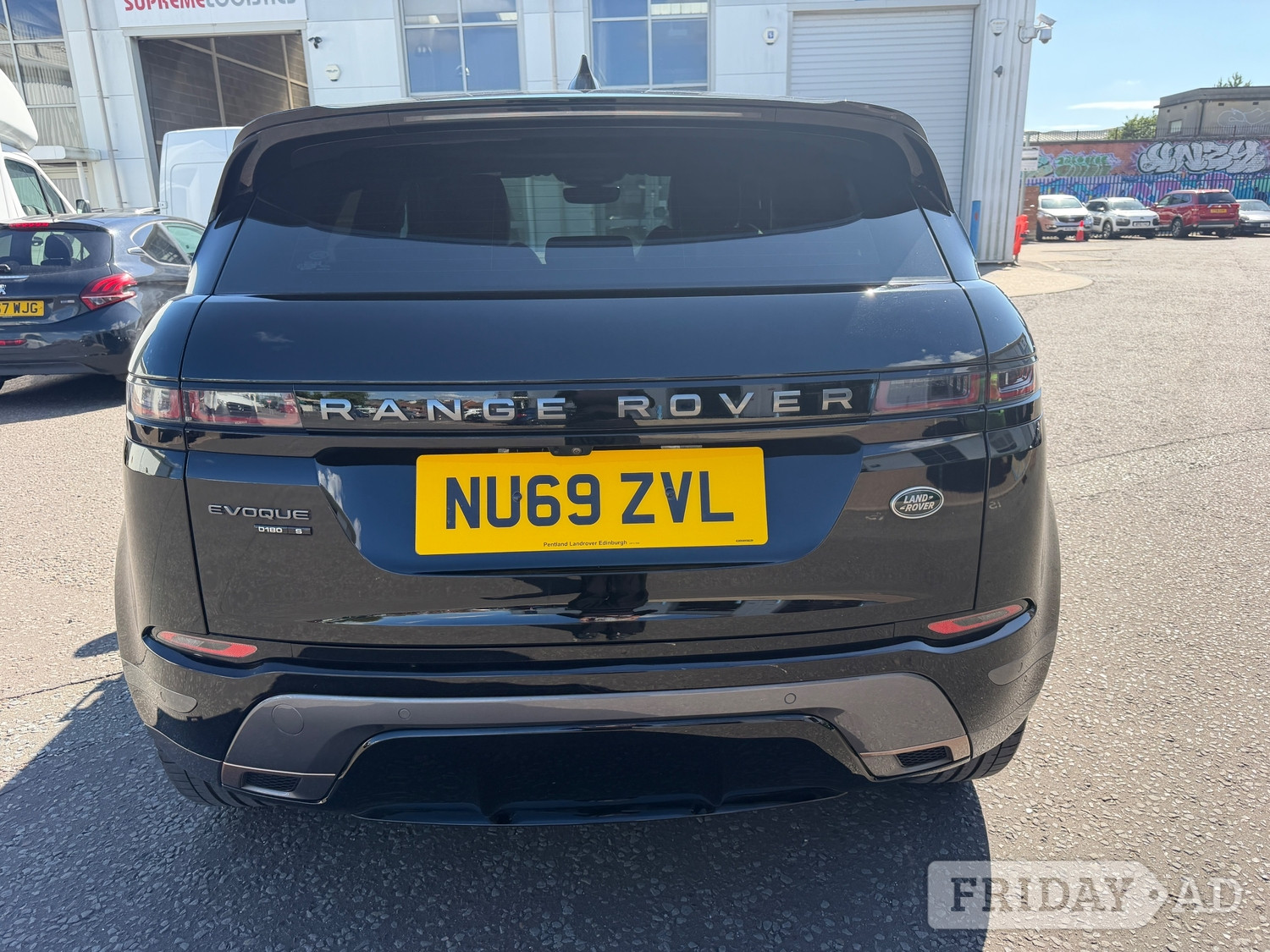 [ berth ]Land Rover Range Rover Evoque