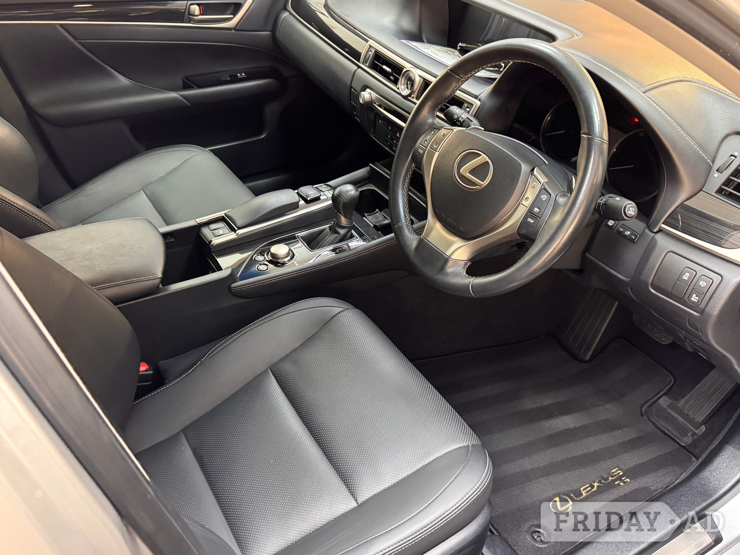 [ berth ]Lexus GS