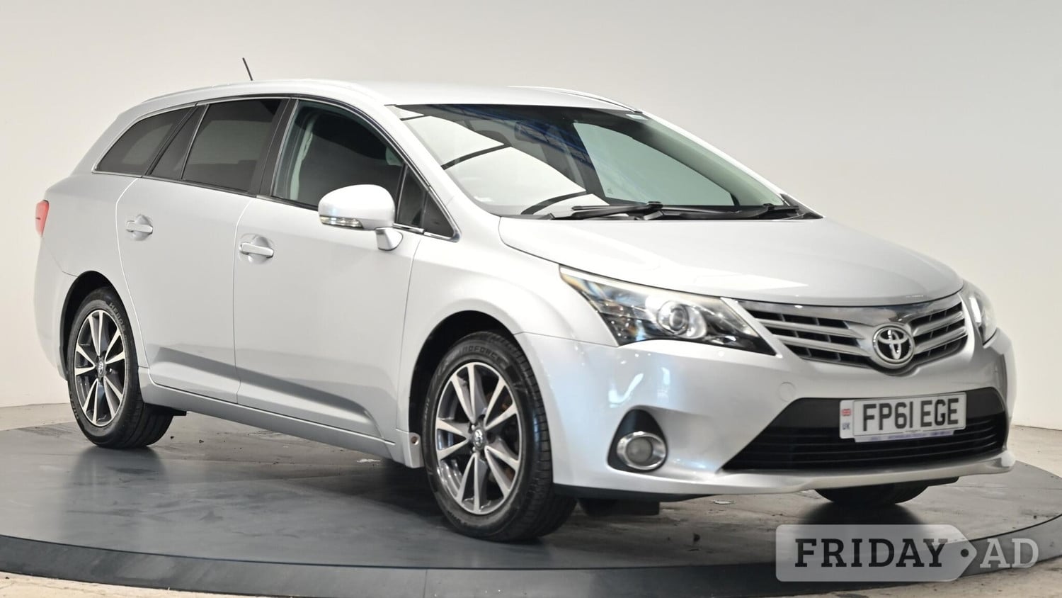 Toyota Avensis 2012 in Cullompton