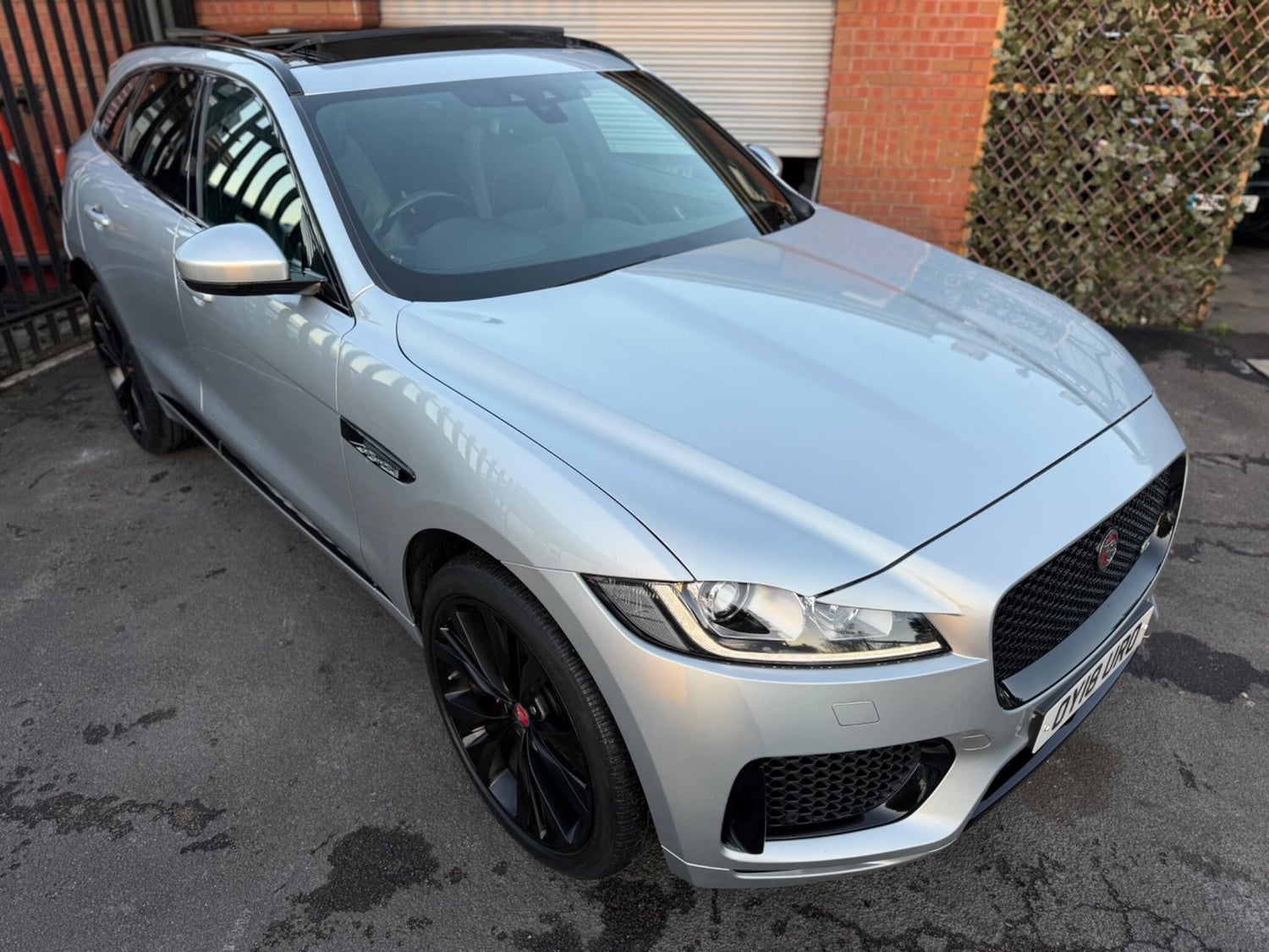 Jaguar F-Pace 2018 - Cars