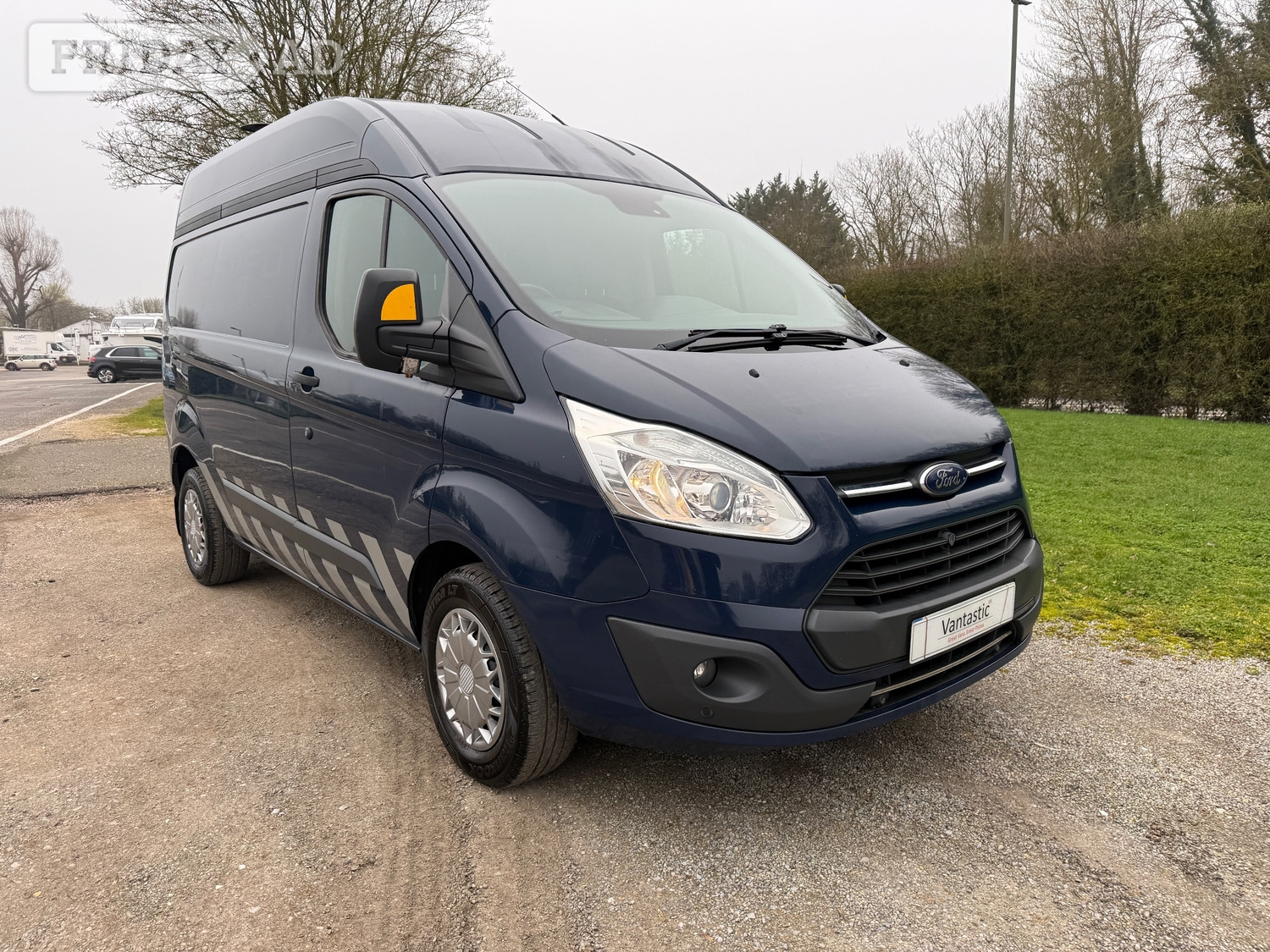 [ berth ]Ford Transit Custom