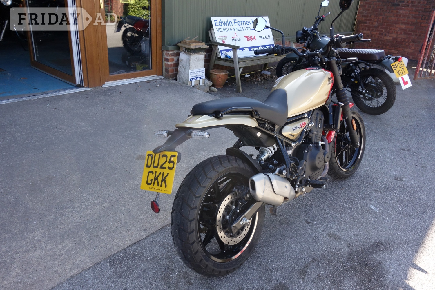 [ berth ]Royal Enfield GT