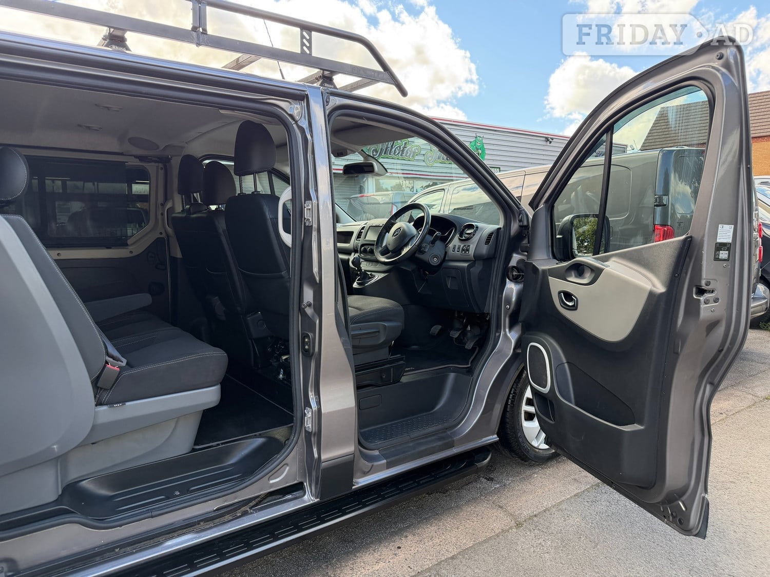 [ berth ]Renault Trafic