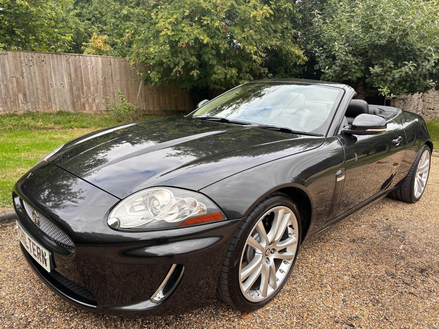 Jaguar XK 2011 - Cars in High Wycombe