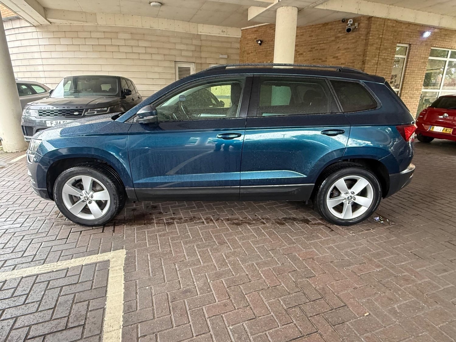 Skoda Karoq 2019 - Cars in Staines