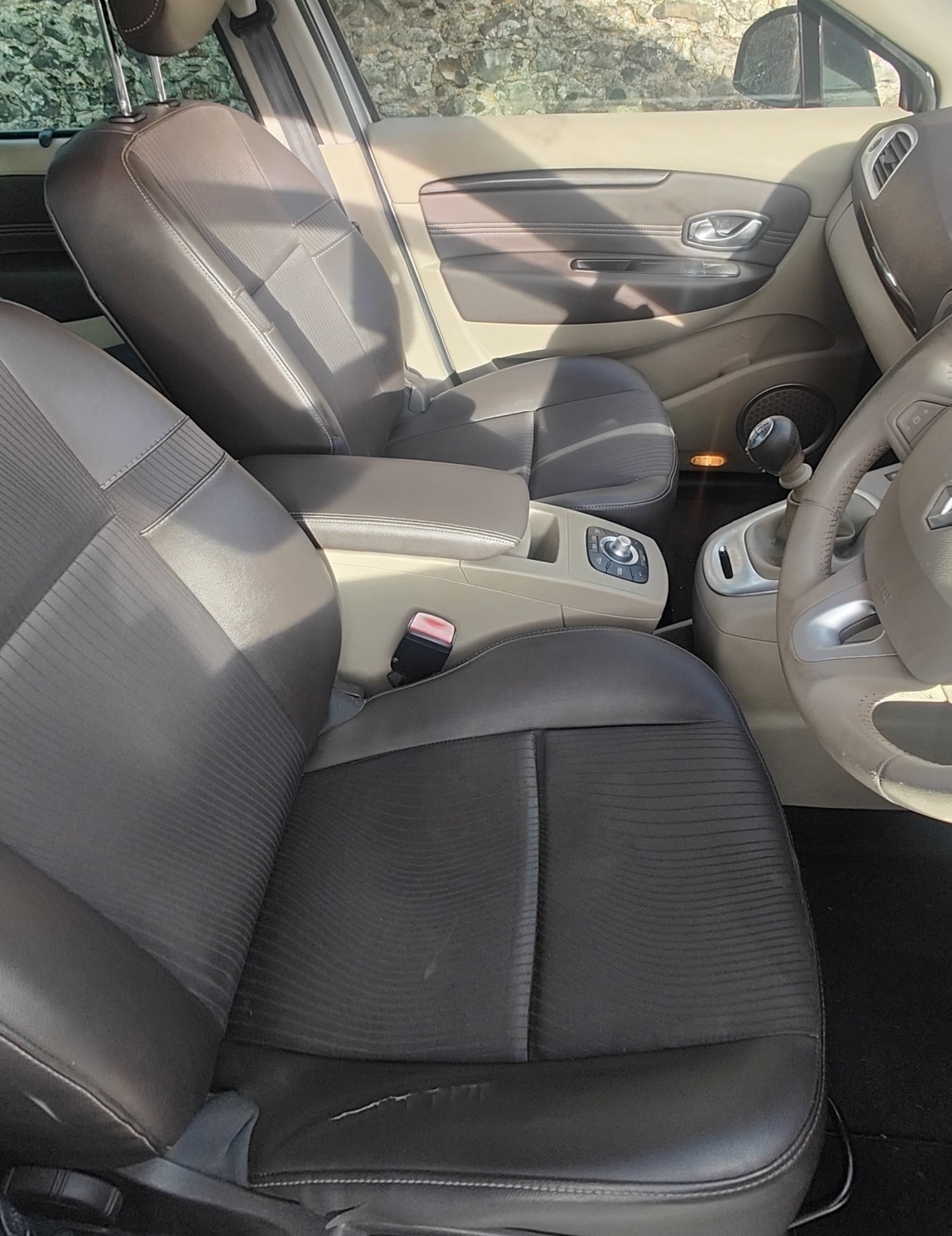 Renault Scenic 2010 - Cars