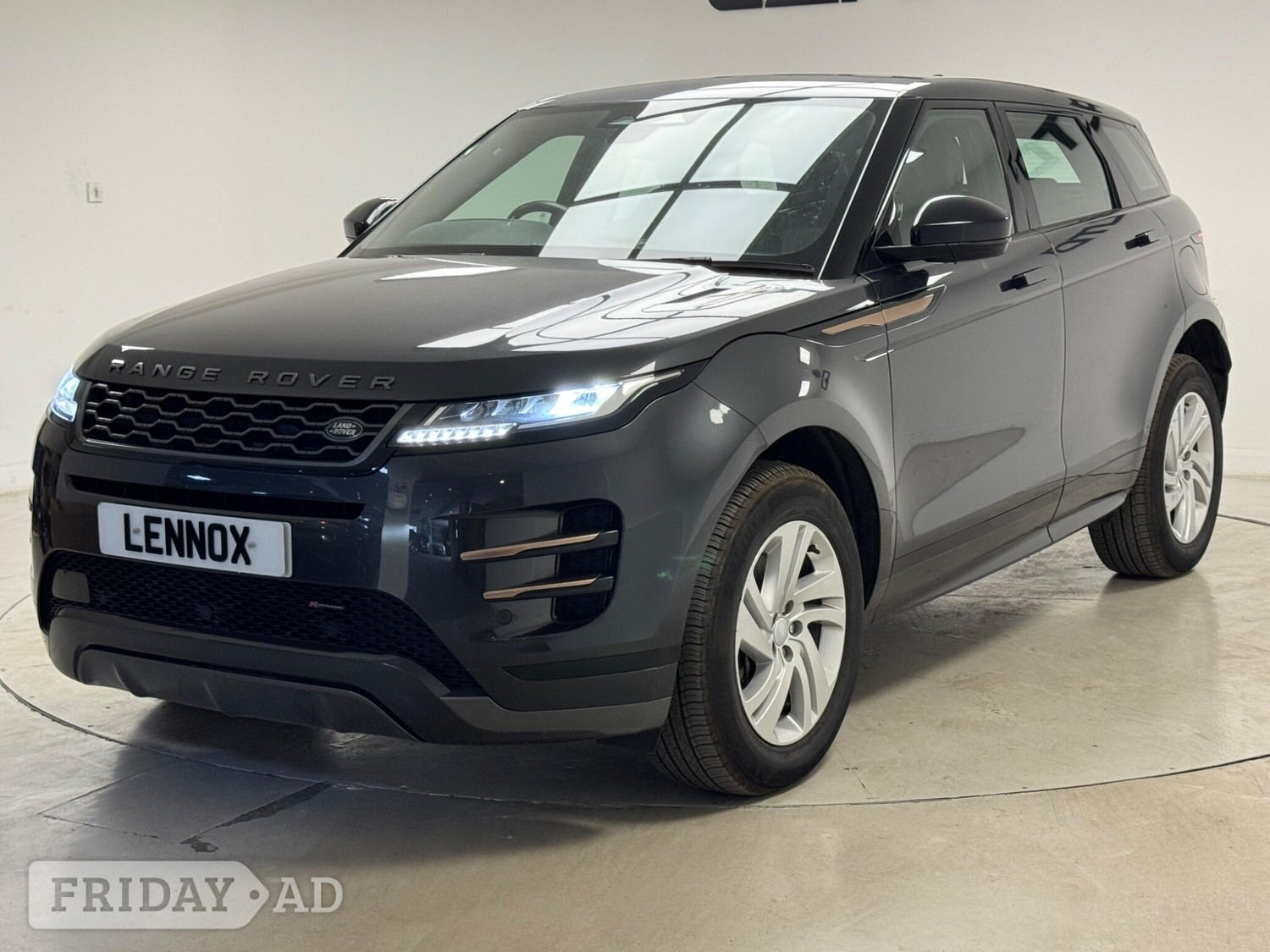 [ berth ]Land Rover Range Rover Evoque
