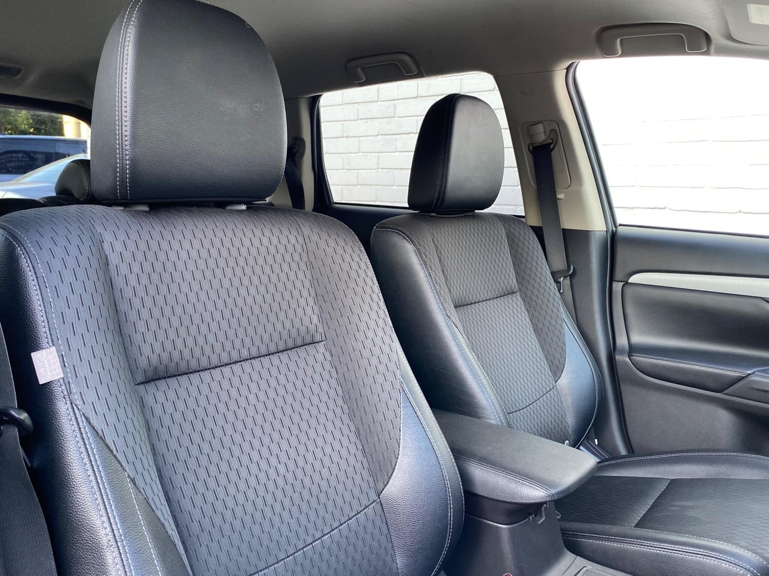 Mitsubishi Outlander 2015 - Cars