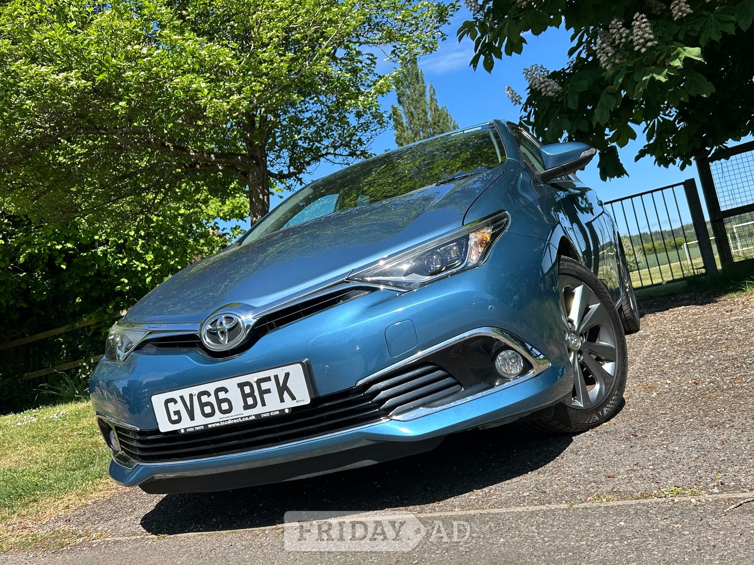 Toyota Auris 2017 - Cars in Alton
