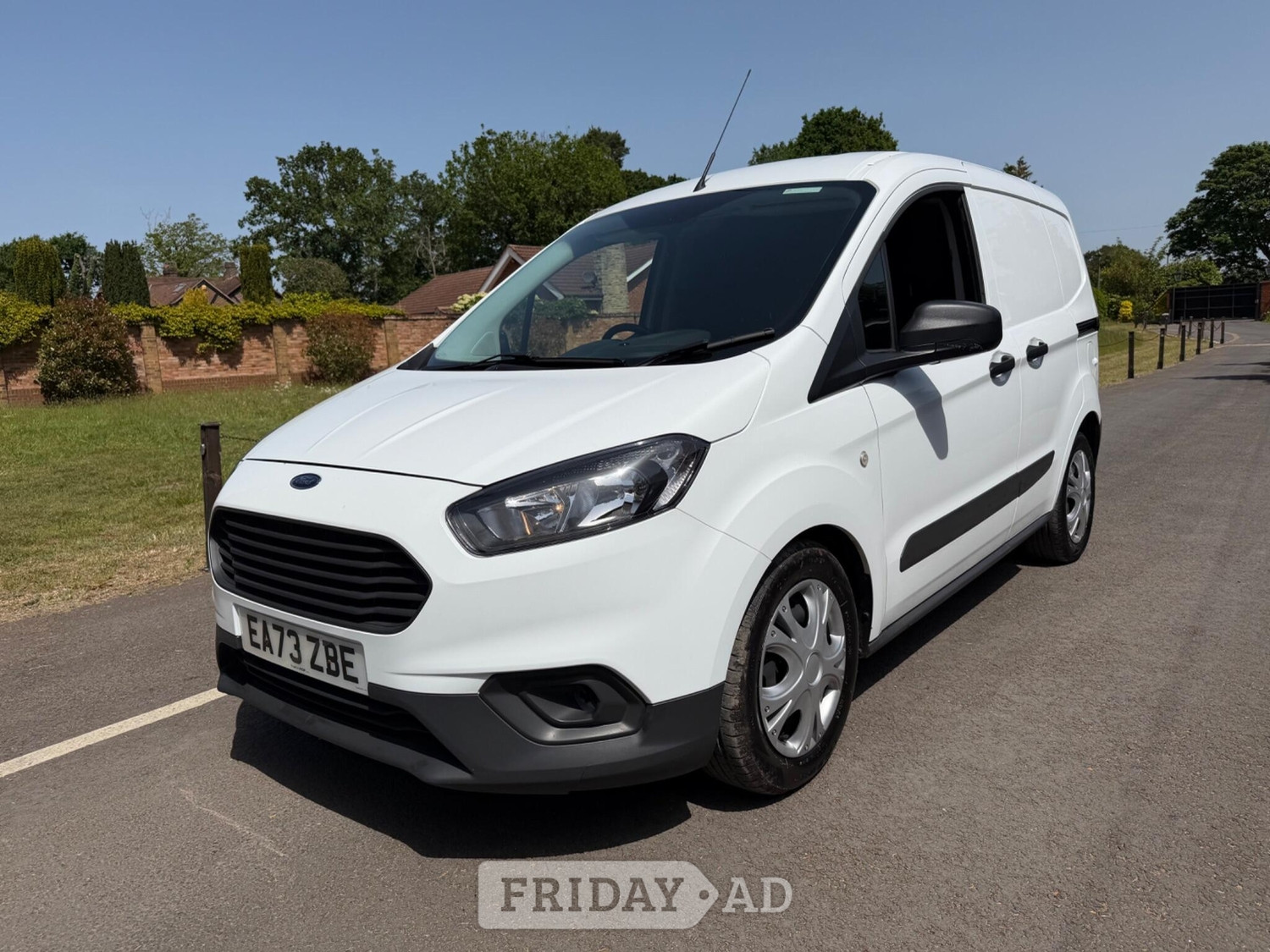 [ berth ]Ford Transit Courier
