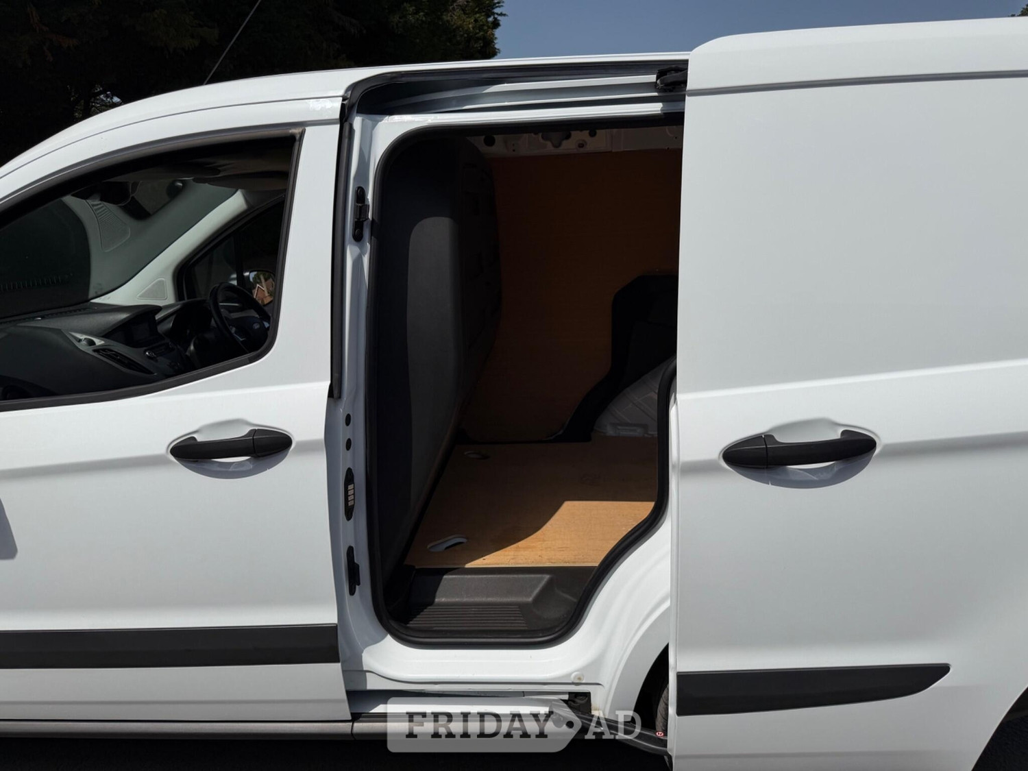Ford Transit Courier 2023 - Vans & Commercial Vehicles in Addlestone