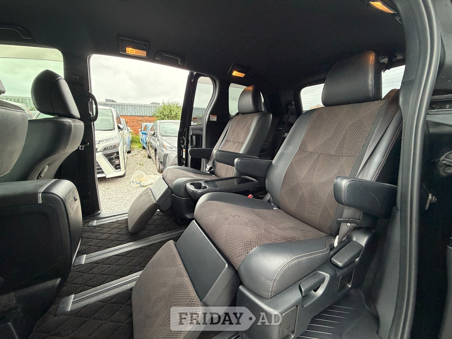 Toyota Estima 2017 - Cars in Birmingham