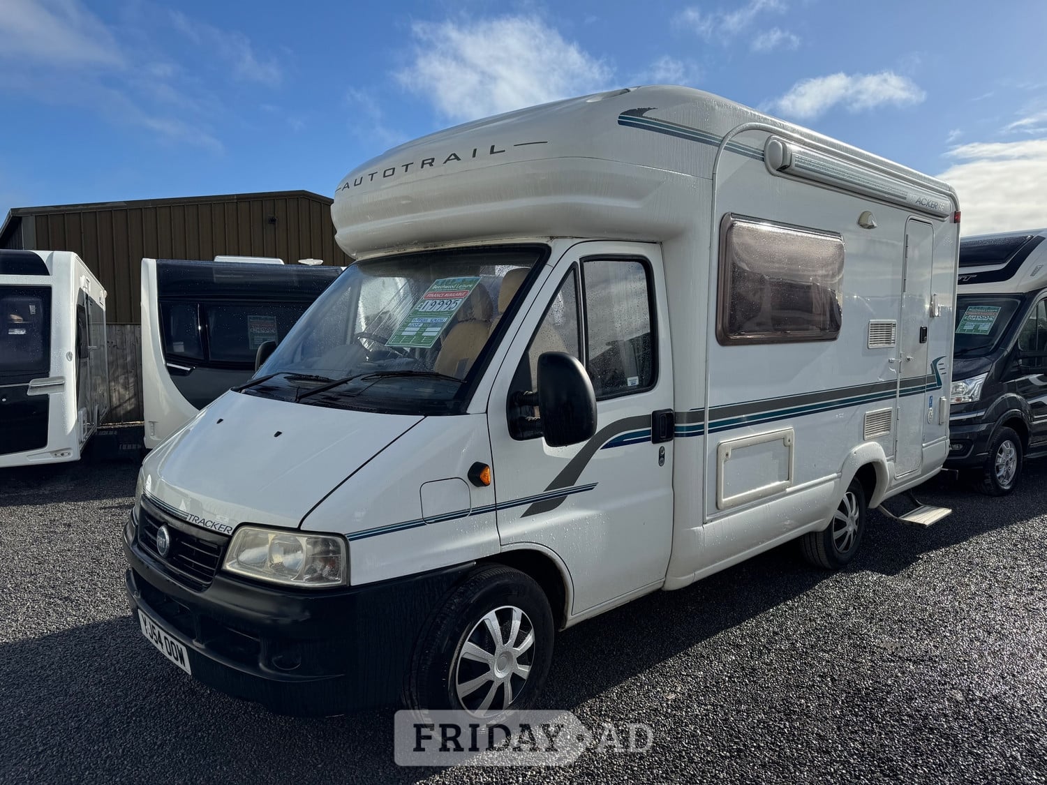 Auto-Trail Tracker EK 2004 in Thirsk